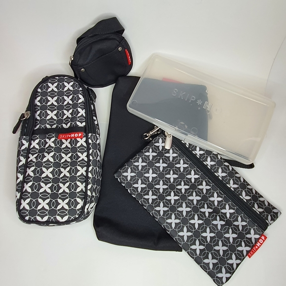 Skip * Hop Baby Essentials (5 items) and Mudpie Cow Socks + FREE GIFT - Picture 4 of 12